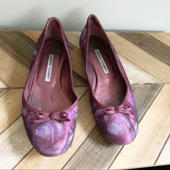 Manolo Blahnik Shoes - Manolo Purple Silk Floral Flats